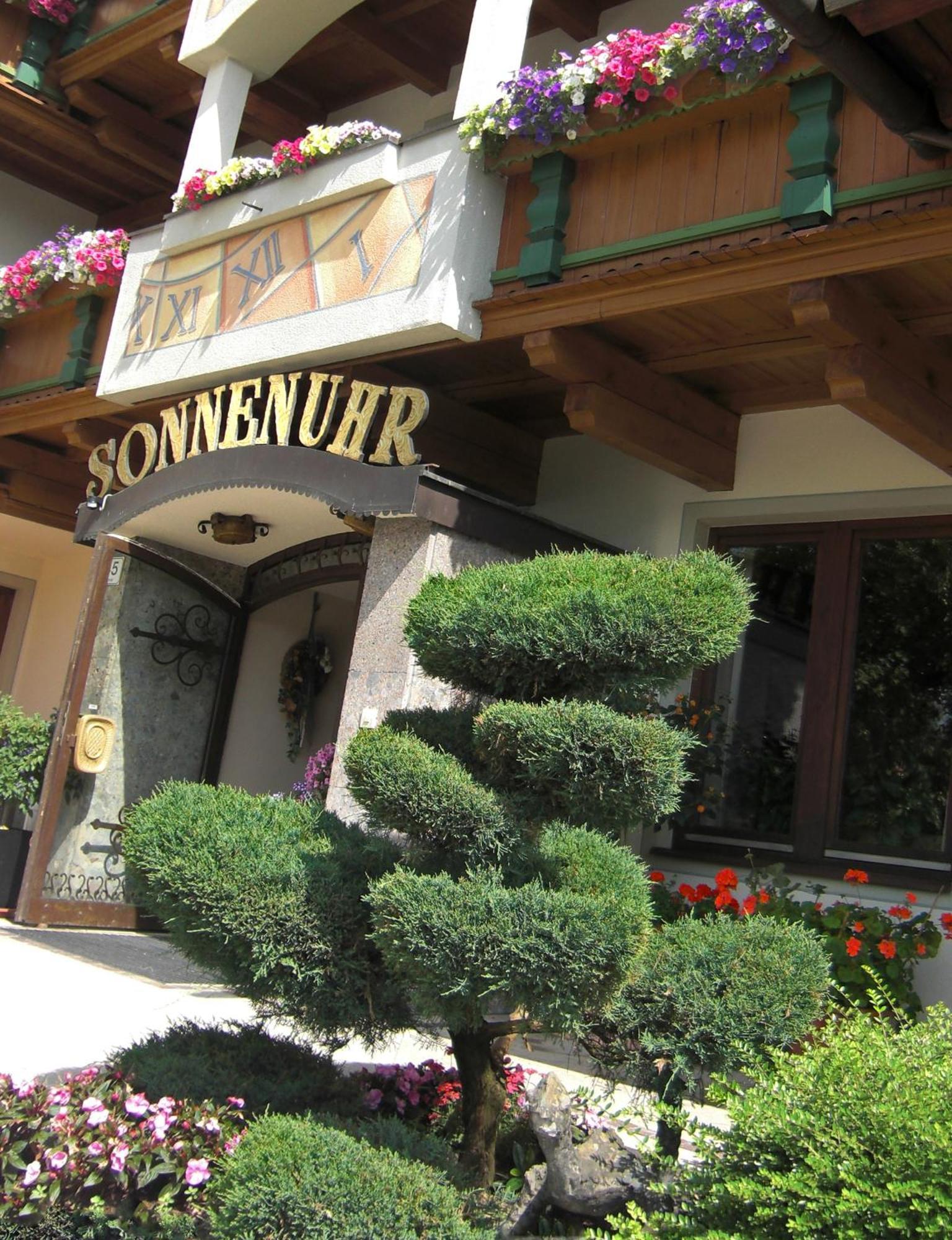 Hotel Sonnenuhr ครัมซาค ภายนอก รูปภาพ