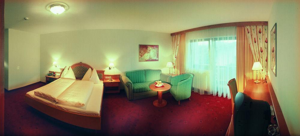 Hotel Sonnenuhr ครัมซาค ภายนอก รูปภาพ