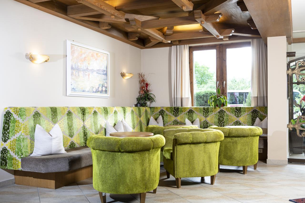 Hotel Sonnenuhr ครัมซาค ภายนอก รูปภาพ
